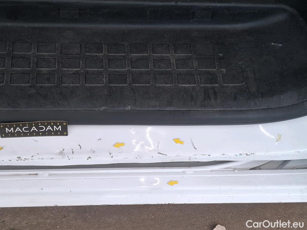  Opel  Vivaro OPEL  / 2019 / 4P / Fourgon tôlé 1.5 Diesel 120 L2 PACK BUSINESS #46