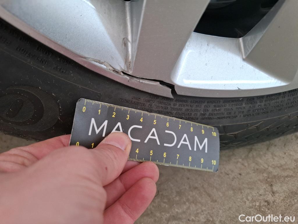  Peugeot  208  Premium 1.5 HDi 100CV BVM6 E6d #29