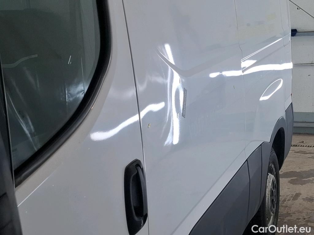  Iveco  Daily IVECO  / 2014 / 4P / Fourgon tôlé 2.3 35S16SA8 V11 H2 3520 #4