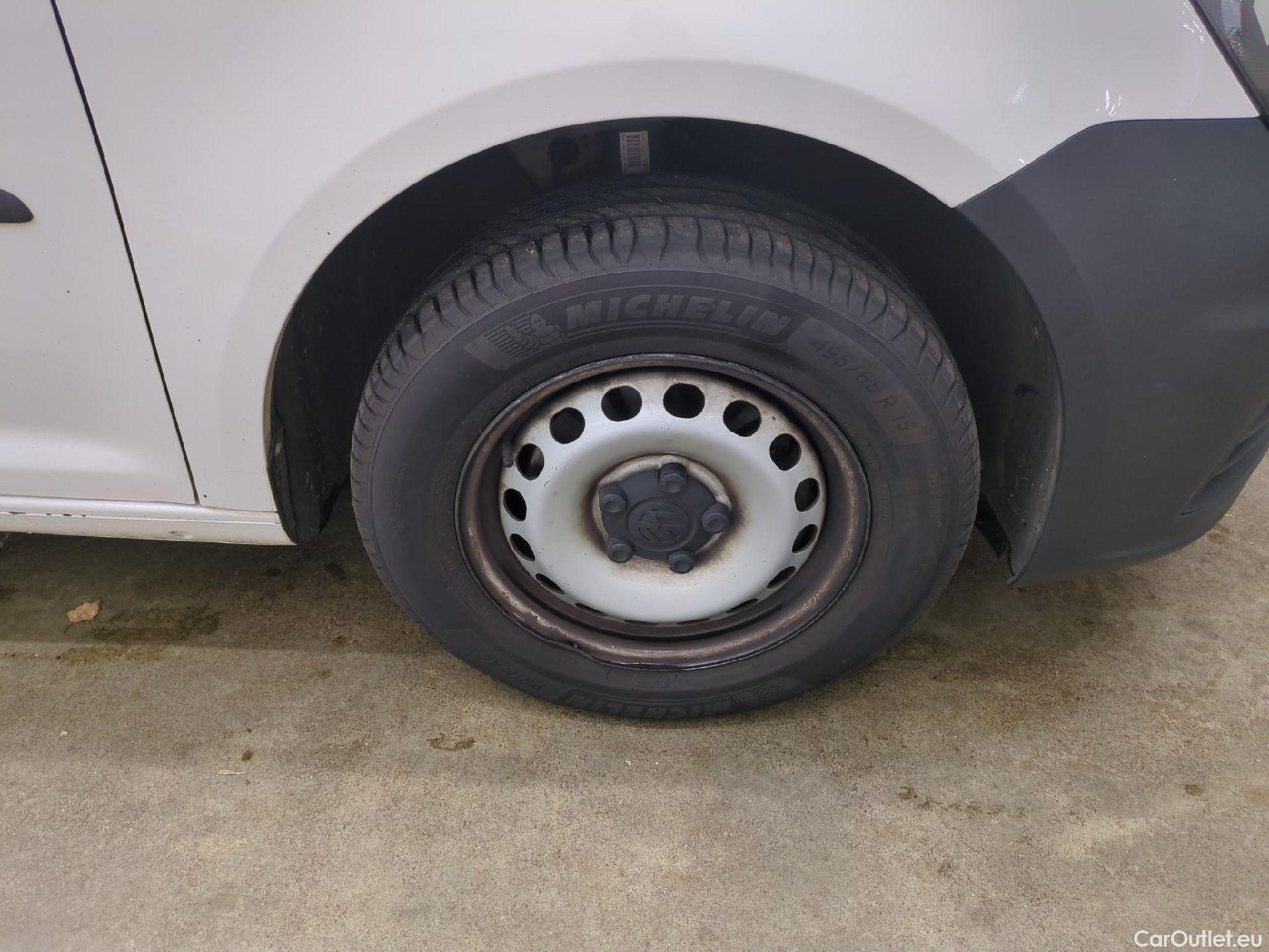  Volkswagen  Caddy VOLKSWAGEN  Van / 2015 / 4P / Fourgonnette 2.0 TDI 75 Business Line #6