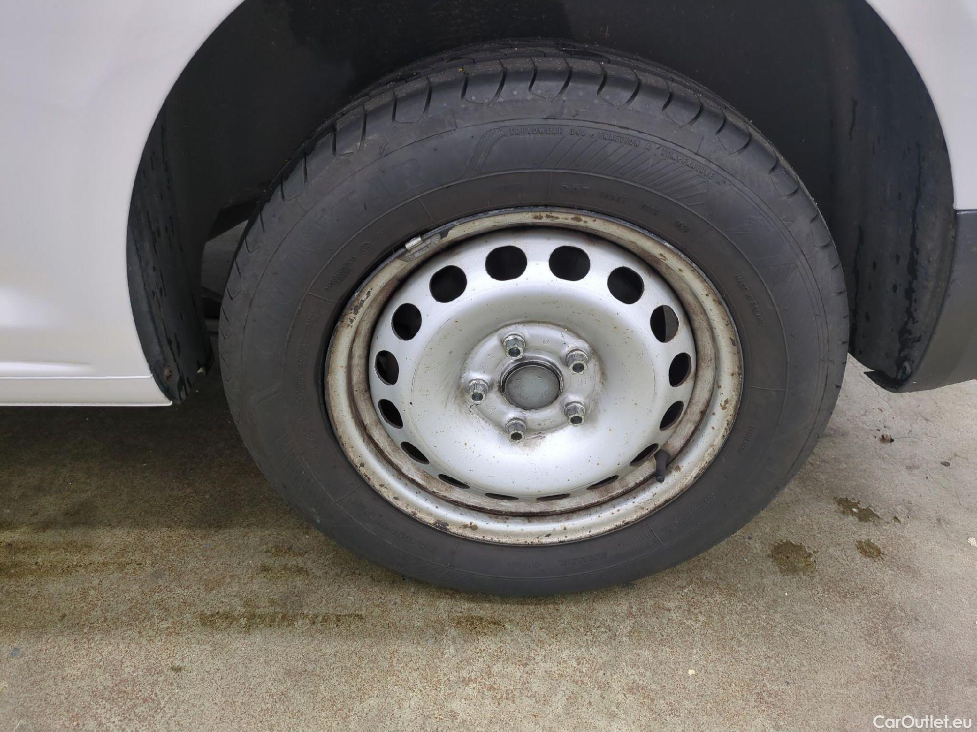  Volkswagen  Caddy VOLKSWAGEN  Van / 2015 / 4P / Fourgonnette 2.0 TDI 75 Business Line #4