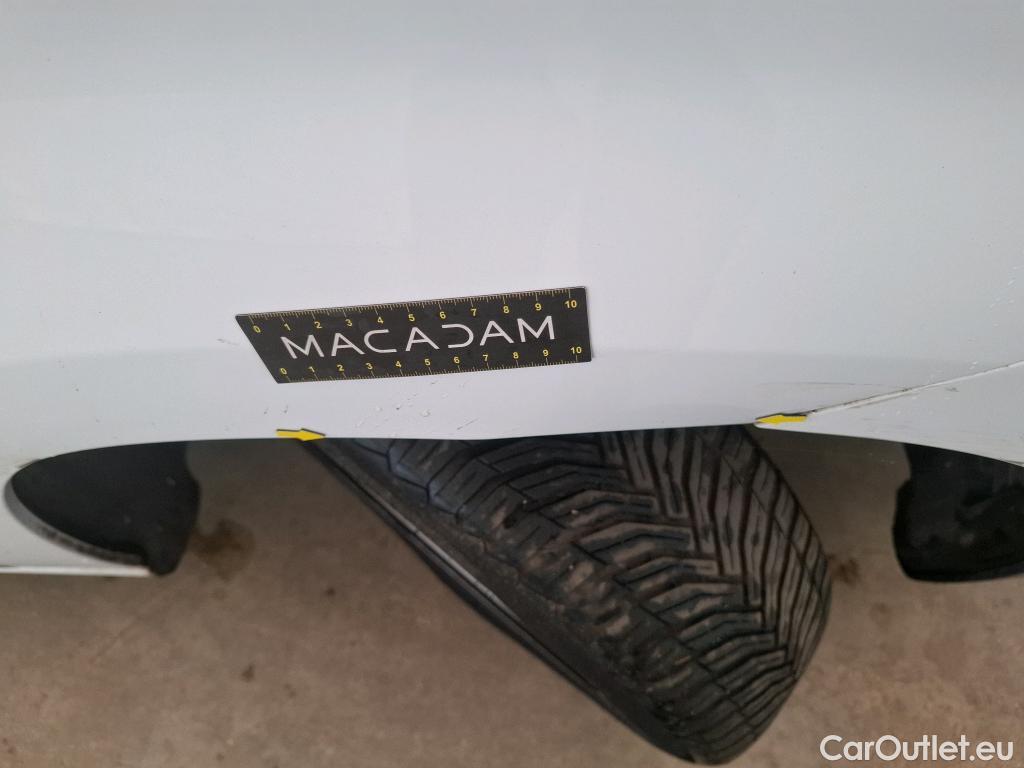  Citroen  Berlingo CITROEN  / 2018 / 4P / Fourgonnette Taille M 650kg BlueHDi 100 BVM Club (ex 410B) #42