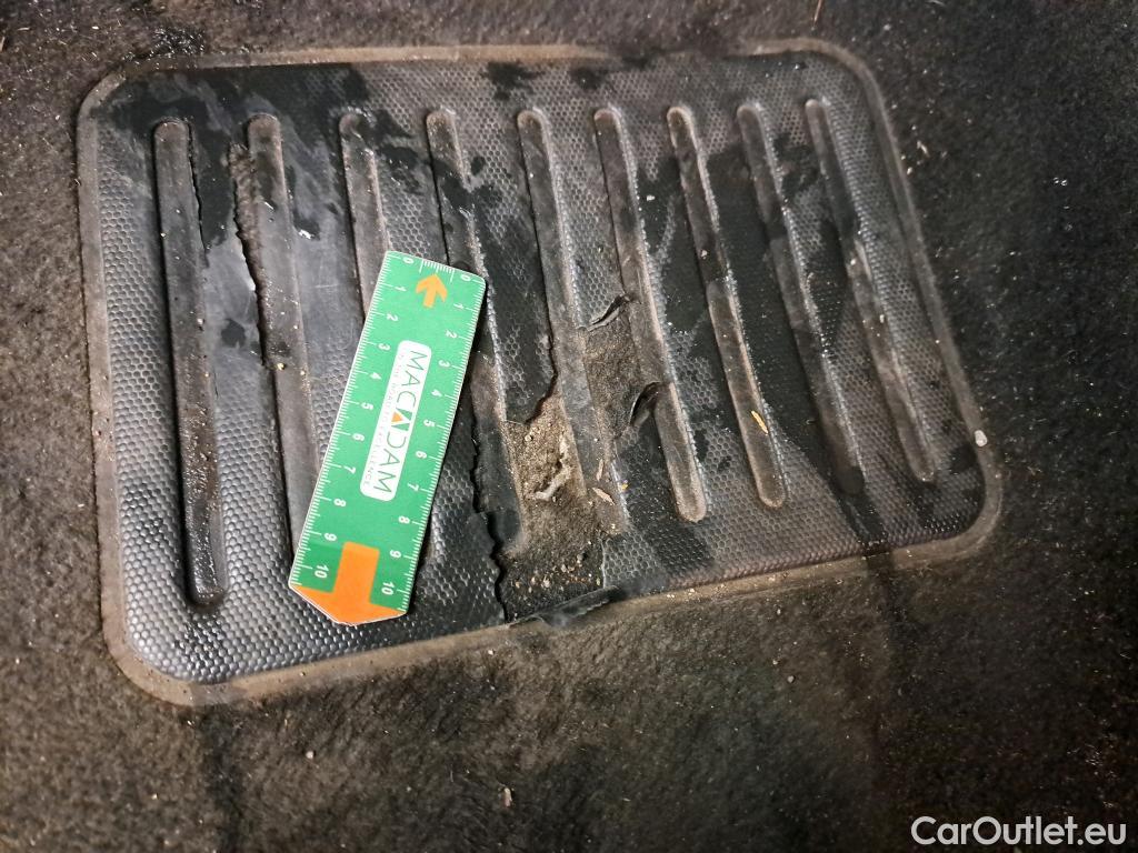  Citroen  C3  Société Feel 1.2 PureTech 80CV BVM5 E6d #4