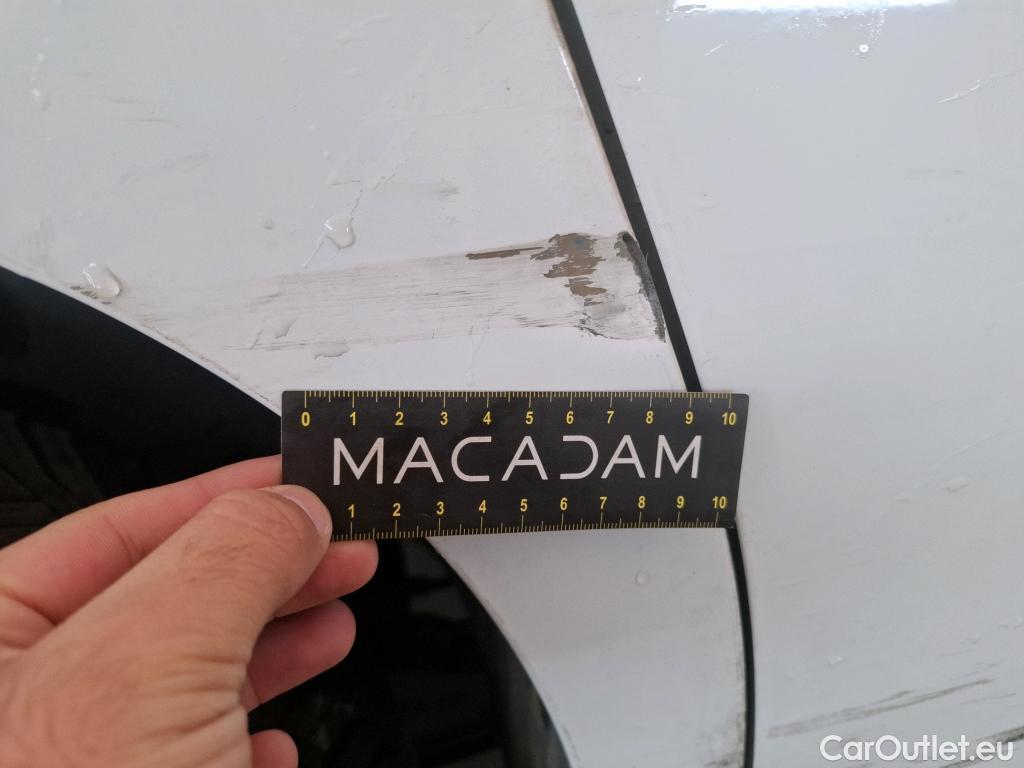  Citroen  Berlingo CITROEN  / 2018 / 4P / Fourgonnette Taille M 650kg BlueHDi 100 BVM Club (ex 410B) #21