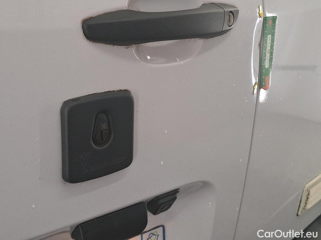  Citroen  Berlingo CITROEN  Van  2018  4P  Fourgonnette Taille XL 950kg BlueHDi 100 BVM #11