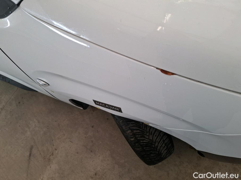  Citroen  Berlingo CITROEN  / 2018 / 4P / Fourgonnette Taille M 650kg BlueHDi 100 BVM Club (ex 410B) #39