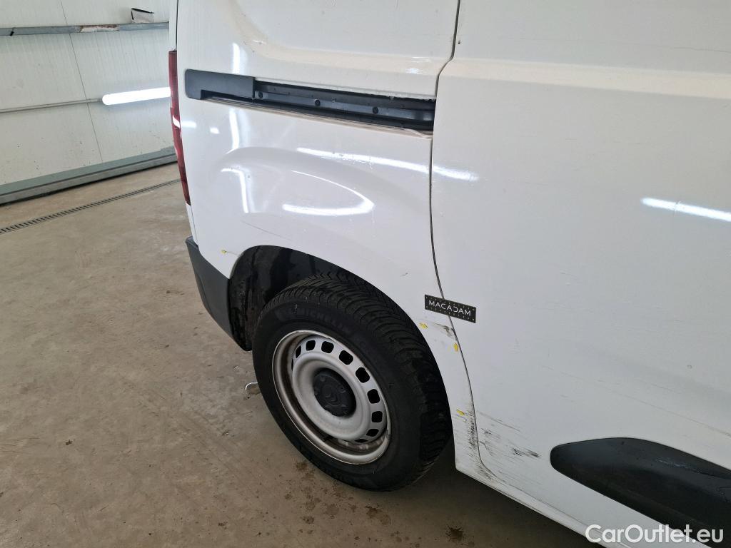  Citroen  Berlingo CITROEN  / 2018 / 4P / Fourgonnette Taille M 650kg BlueHDi 100 BVM Club (ex 410B) #17