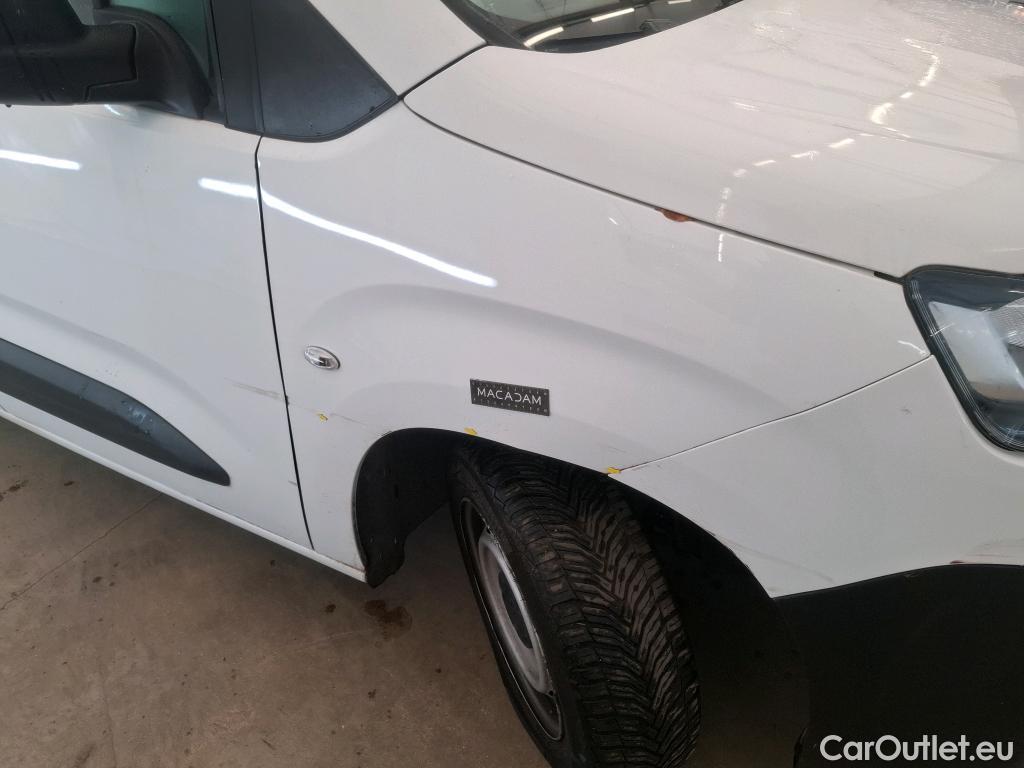  Citroen  Berlingo CITROEN  / 2018 / 4P / Fourgonnette Taille M 650kg BlueHDi 100 BVM Club (ex 410B) #37