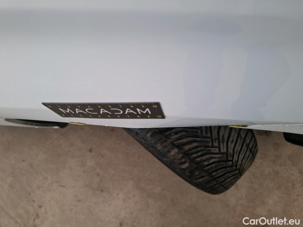  Citroen  Berlingo CITROEN  / 2018 / 4P / Fourgonnette Taille M 650kg BlueHDi 100 BVM Club (ex 410B) #40