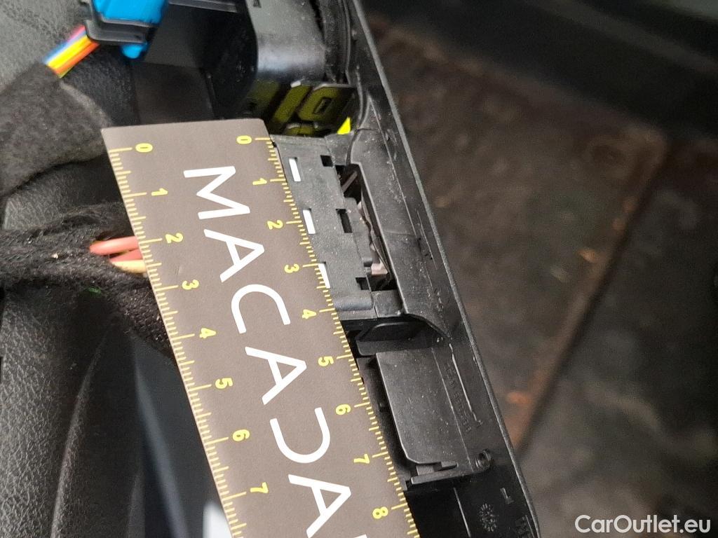  Citroen  Berlingo CITROEN  / 2018 / 4P / Fourgonnette Taille M 650kg BlueHDi 100 BVM Club (ex 410B) #80