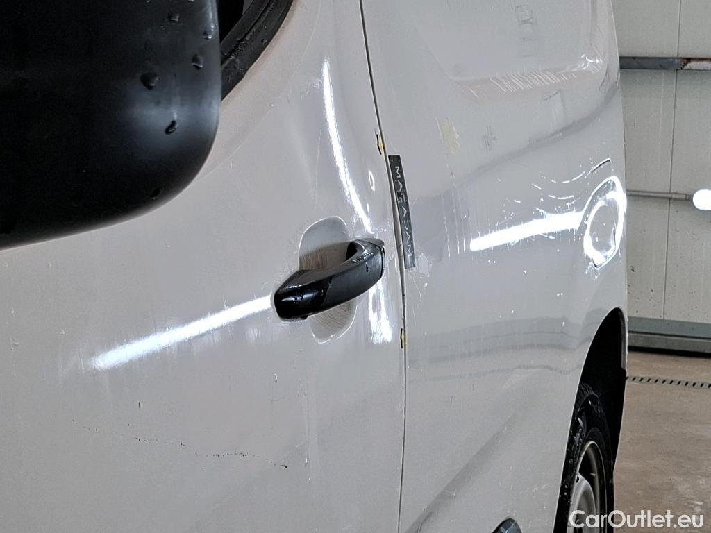  Citroen  Berlingo CITROEN  / 2018 / 4P / Fourgonnette Taille M 650kg BlueHDi 100 BVM Club (ex 410B) #49