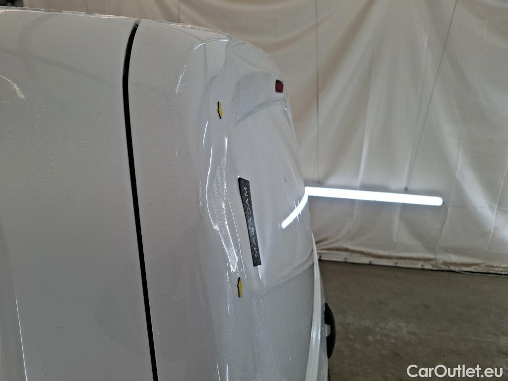  Citroen  Berlingo CITROEN  / 2018 / 4P / Fourgonnette Taille M 650kg BlueHDi 100 BVM Club (ex 410B) #32