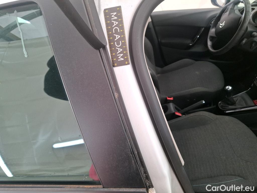  Citroen  C3 CITROEN  SOCIETE VF 5p BER BlueHDi 75 BVM 79g Confort bi-corps VU (Ex 238V) #68