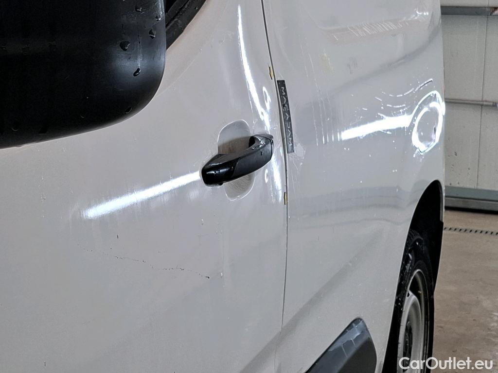  Citroen  Berlingo CITROEN  / 2018 / 4P / Fourgonnette Taille M 650kg BlueHDi 100 BVM Club (ex 410B) #47