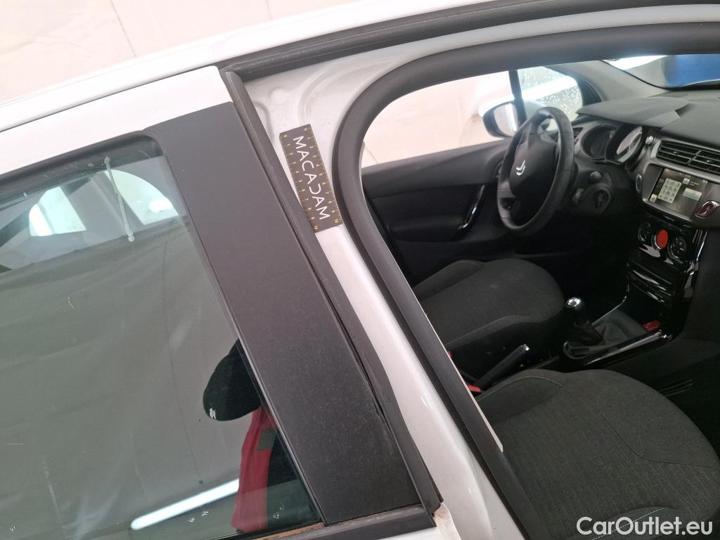  Citroen  C3 CITROEN  SOCIETE VF 5p BER BlueHDi 75 BVM 79g Confort bi-corps VU (Ex 238V) #67