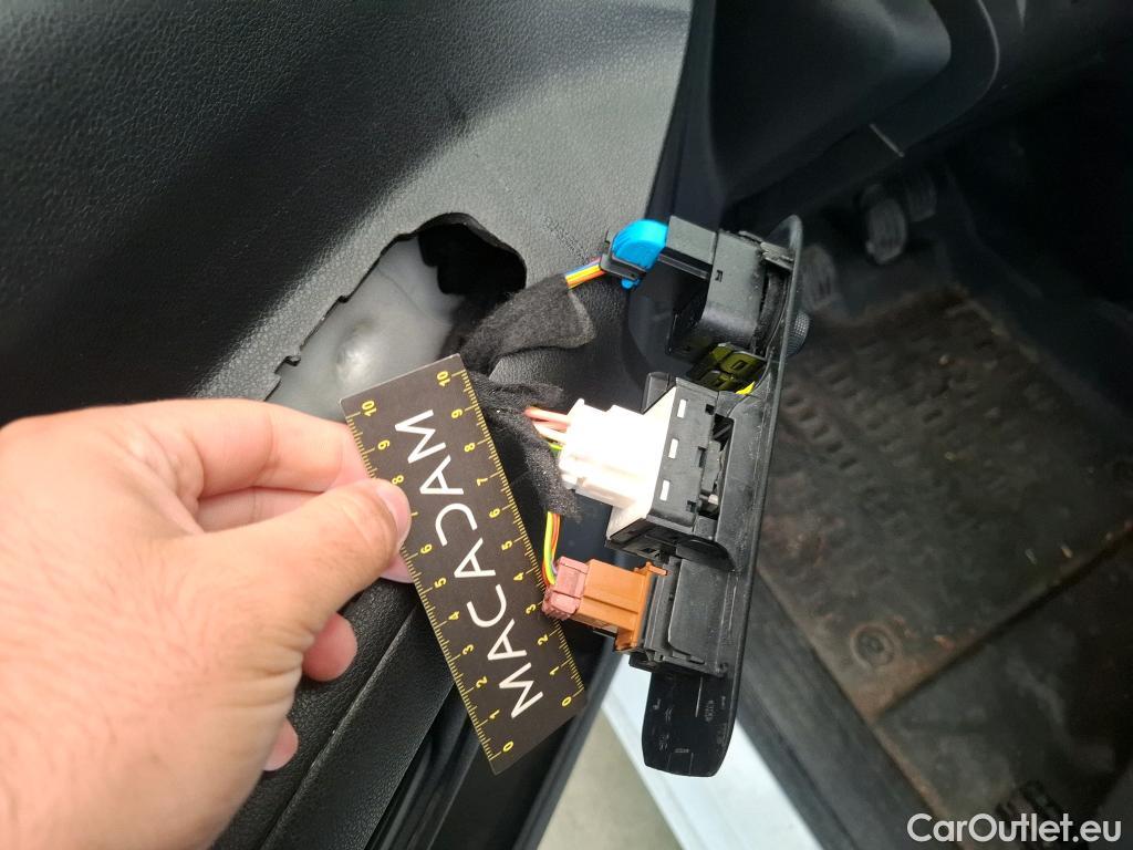  Citroen  Berlingo CITROEN  / 2018 / 4P / Fourgonnette Taille M 650kg BlueHDi 100 BVM Club (ex 410B) #76