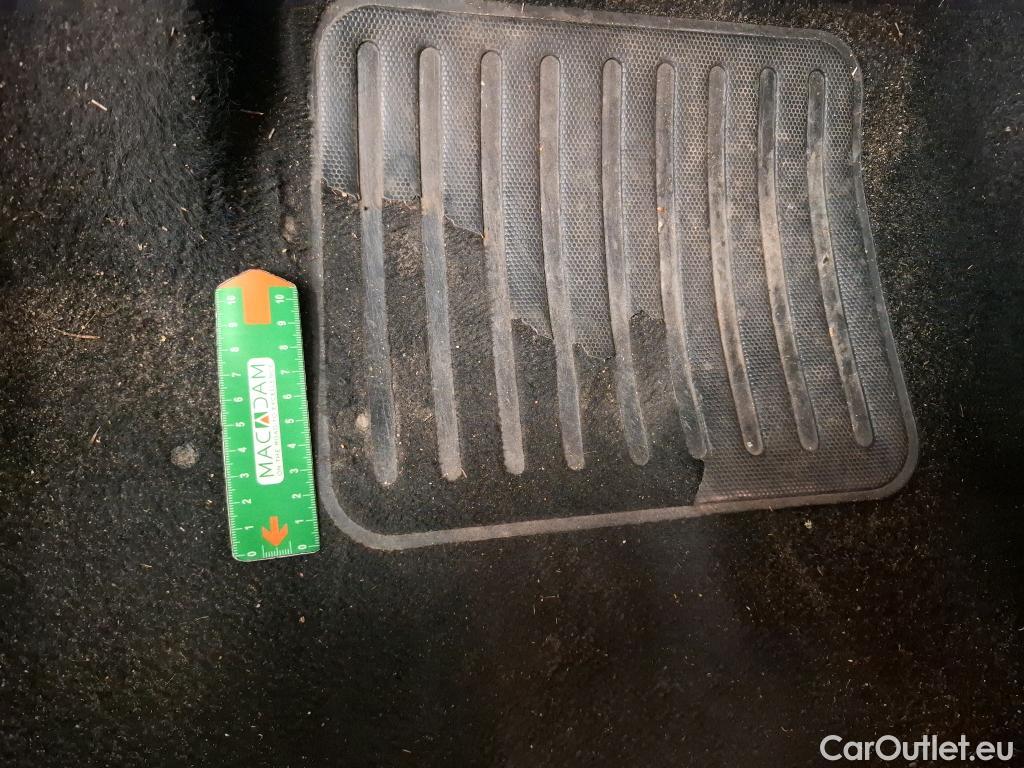  Peugeot  208  Affaire Premium Pack 1.5 HDi 100CV BVM5 E6dT #2