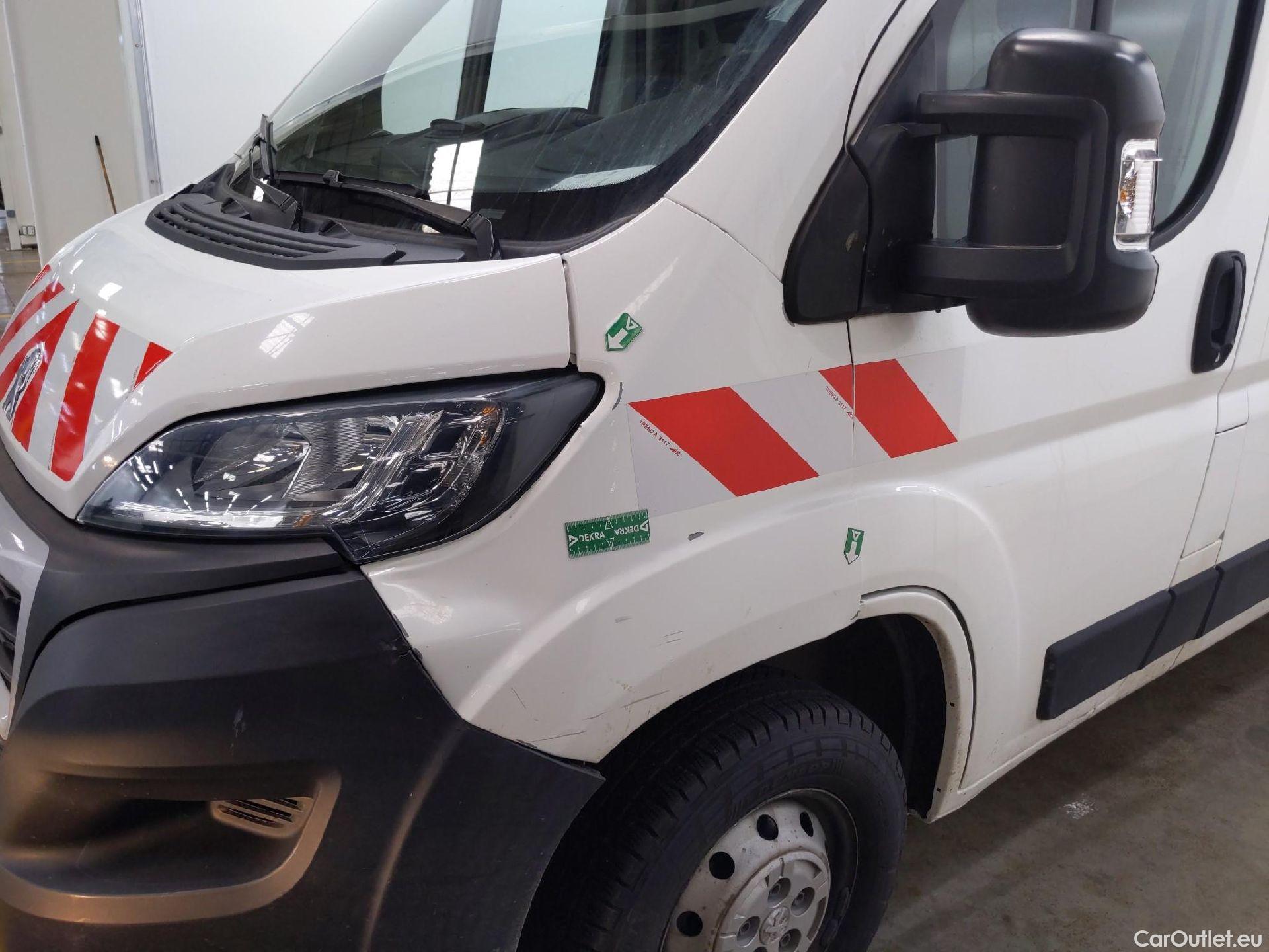  Peugeot  Boxer PEUGEOT  / 2014 / 4P / Fourgon tôlé BlueHDi S&S 120 PREMIUM 335 L2H2 #17