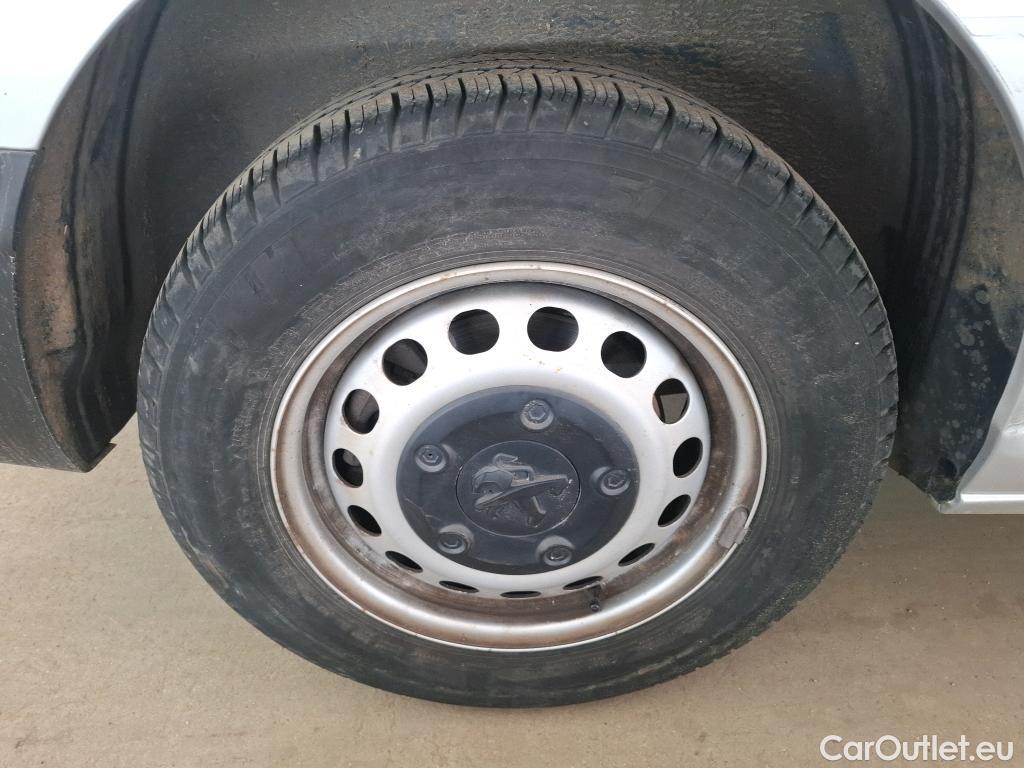  Peugeot  Expert PEUGEOT  VU 4p Fourgon BLUEHDI 120 S&S STANDARD PREMIUM PA #33