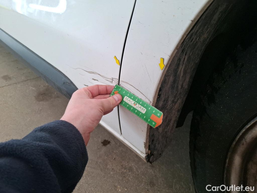  Peugeot  Expert  Combi Standard 1.5 HDi 120CV BVM6 9 Sieges E6d #37