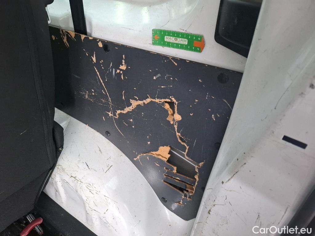  Peugeot  Expert  Combi Standard 1.5 HDi 120CV BVM6 9 Sieges E6d #52