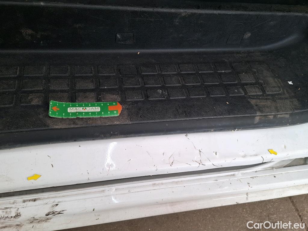  Peugeot  Expert  Combi Standard 1.5 HDi 120CV BVM6 9 Sieges E6d #28