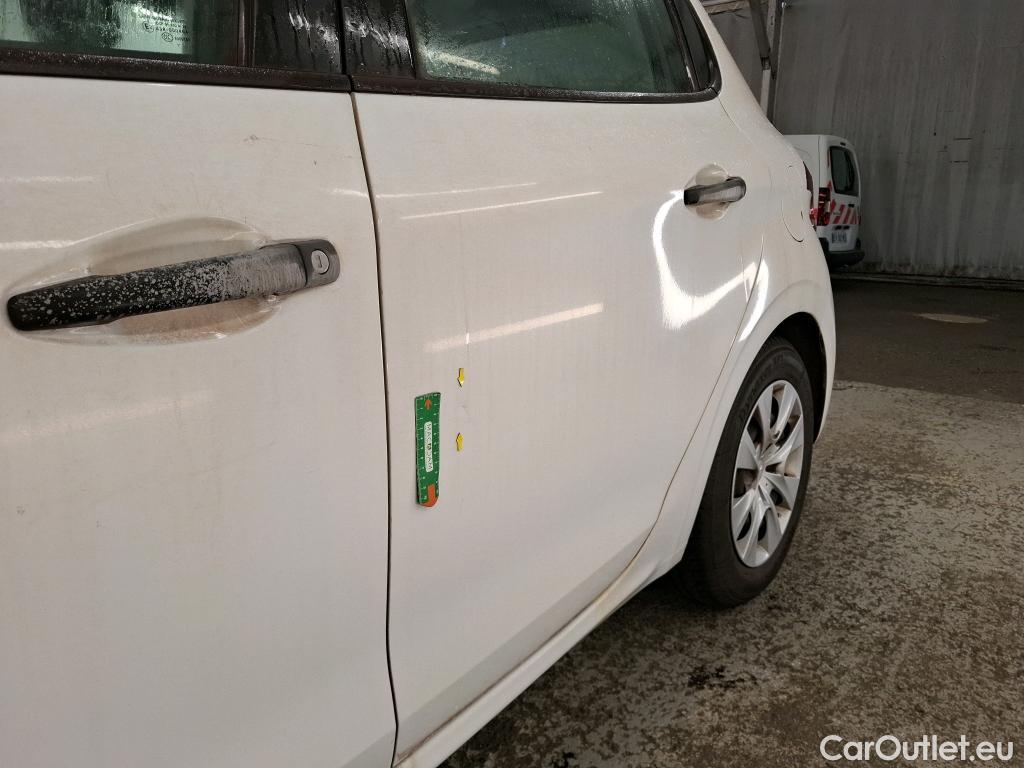  Peugeot  208 PEUGEOT  Affaire VU 5p Berline 1.6 BLUEHDI 75 PRO #5