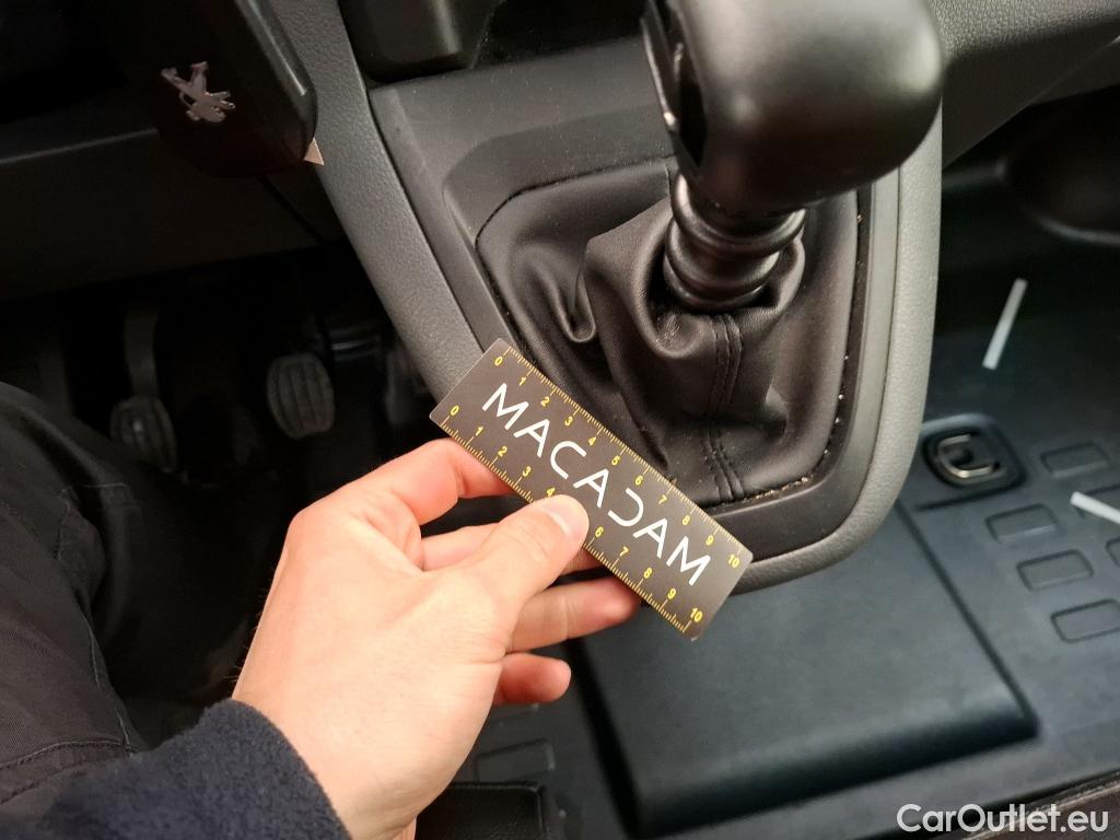  Peugeot  Expert PEUGEOT  VU 4p Fourgon BLUEHDI 120 S&S STANDARD PREMIUM PA #40