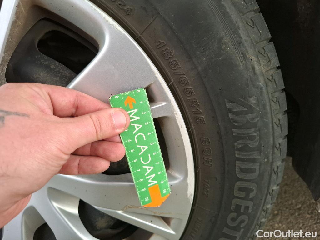  Peugeot  208  Affaire Premium Pack 1.5 HDi 100CV BVM5 E6dT #47