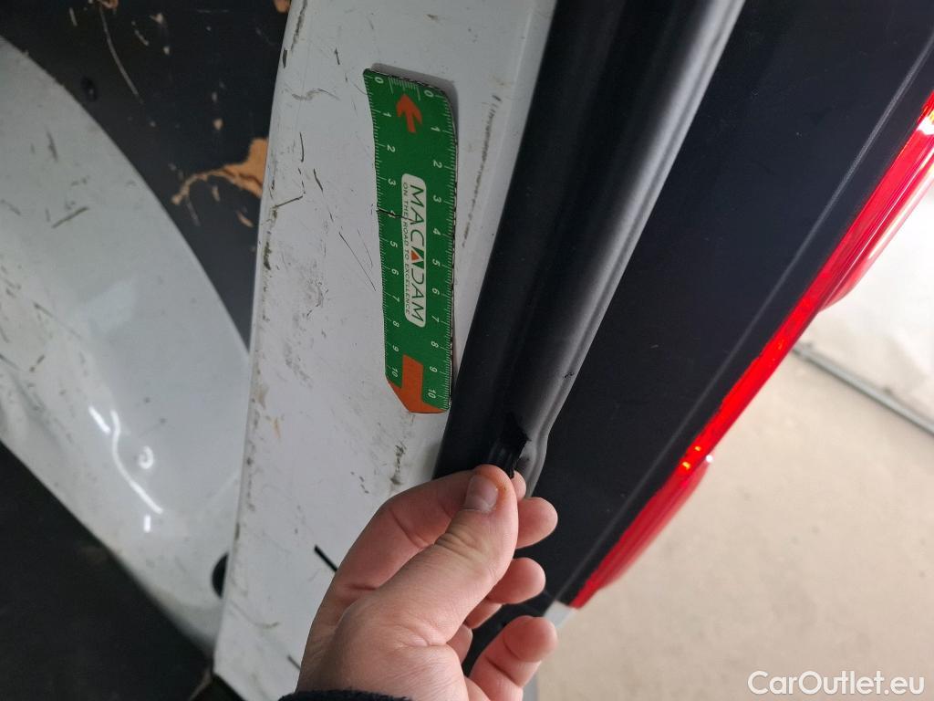  Peugeot  Expert  Combi Standard 1.5 HDi 120CV BVM6 9 Sieges E6d #40