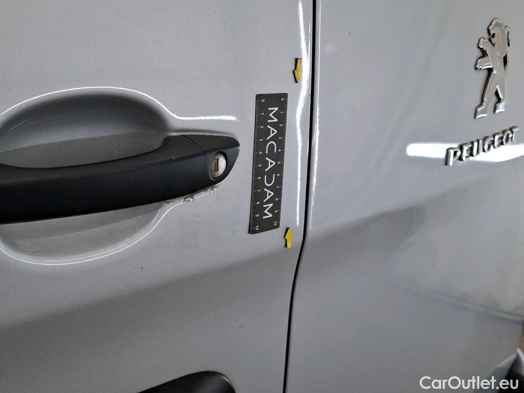  Peugeot  Expert PEUGEOT  VU 4p Fourgon BLUEHDI 120 S&S STANDARD PREMIUM PA #50