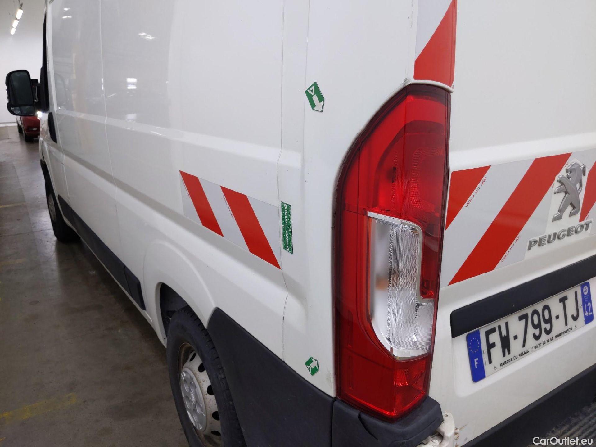  Peugeot  Boxer PEUGEOT  / 2014 / 4P / Fourgon tôlé BlueHDi S&S 120 PREMIUM 335 L2H2 #31