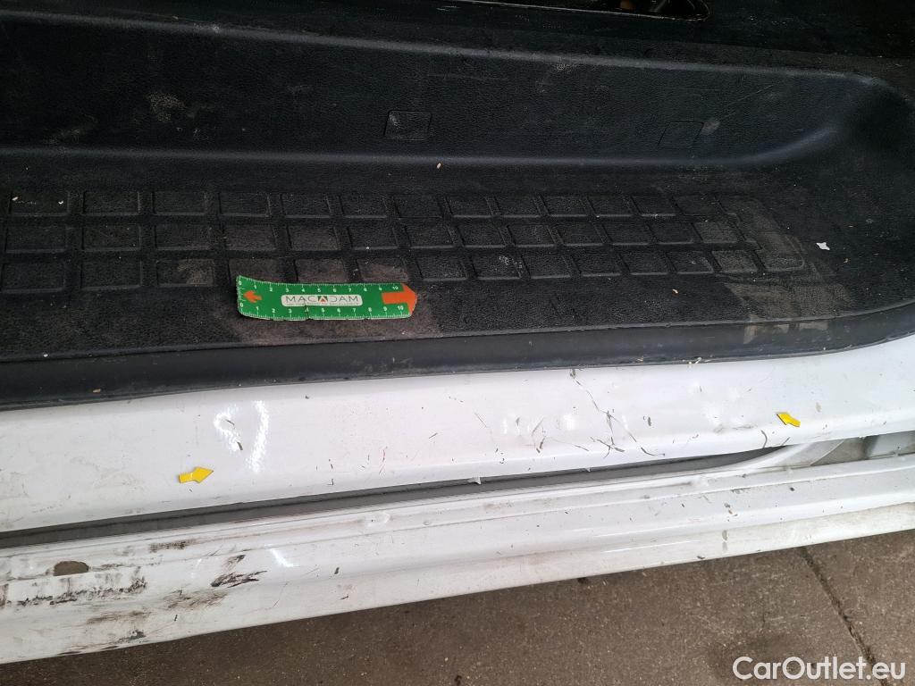  Peugeot  Expert  Combi Standard 1.5 HDi 120CV BVM6 9 Sieges E6d #27