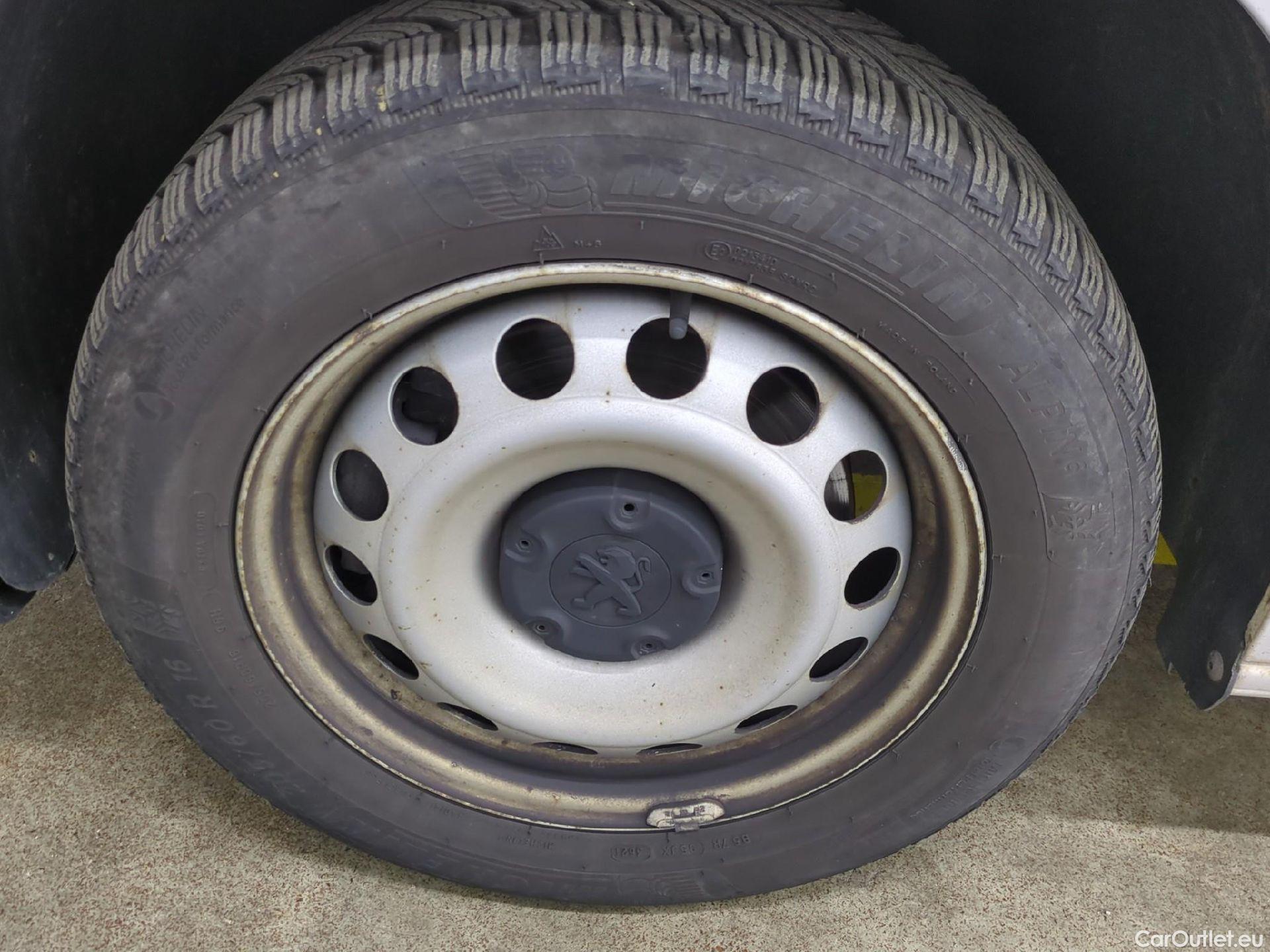  Peugeot  Partner  Asphalt L1 1.5 HDi 100CV BVM5 E6dT #1