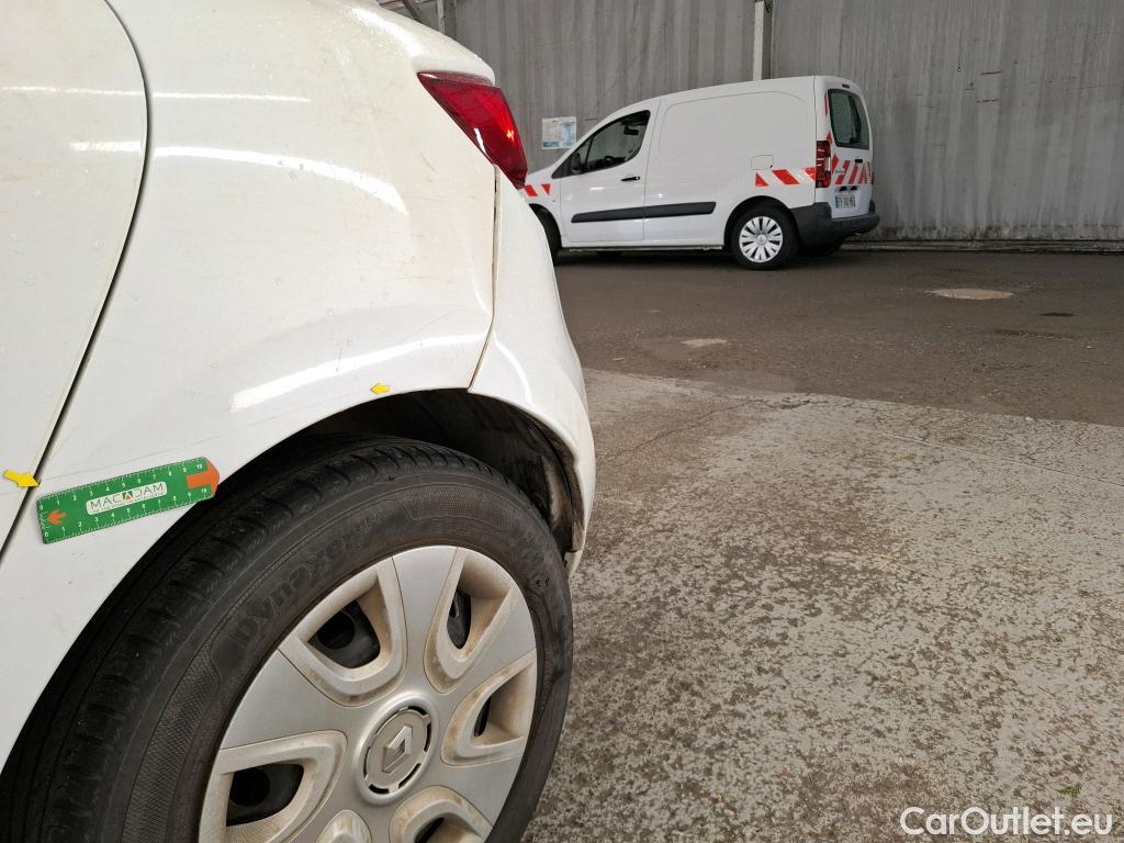  Renault  Clio  IV Générique 1.5 dCi 75CV BVM5 E6 / TRANSFO VP/VF #25