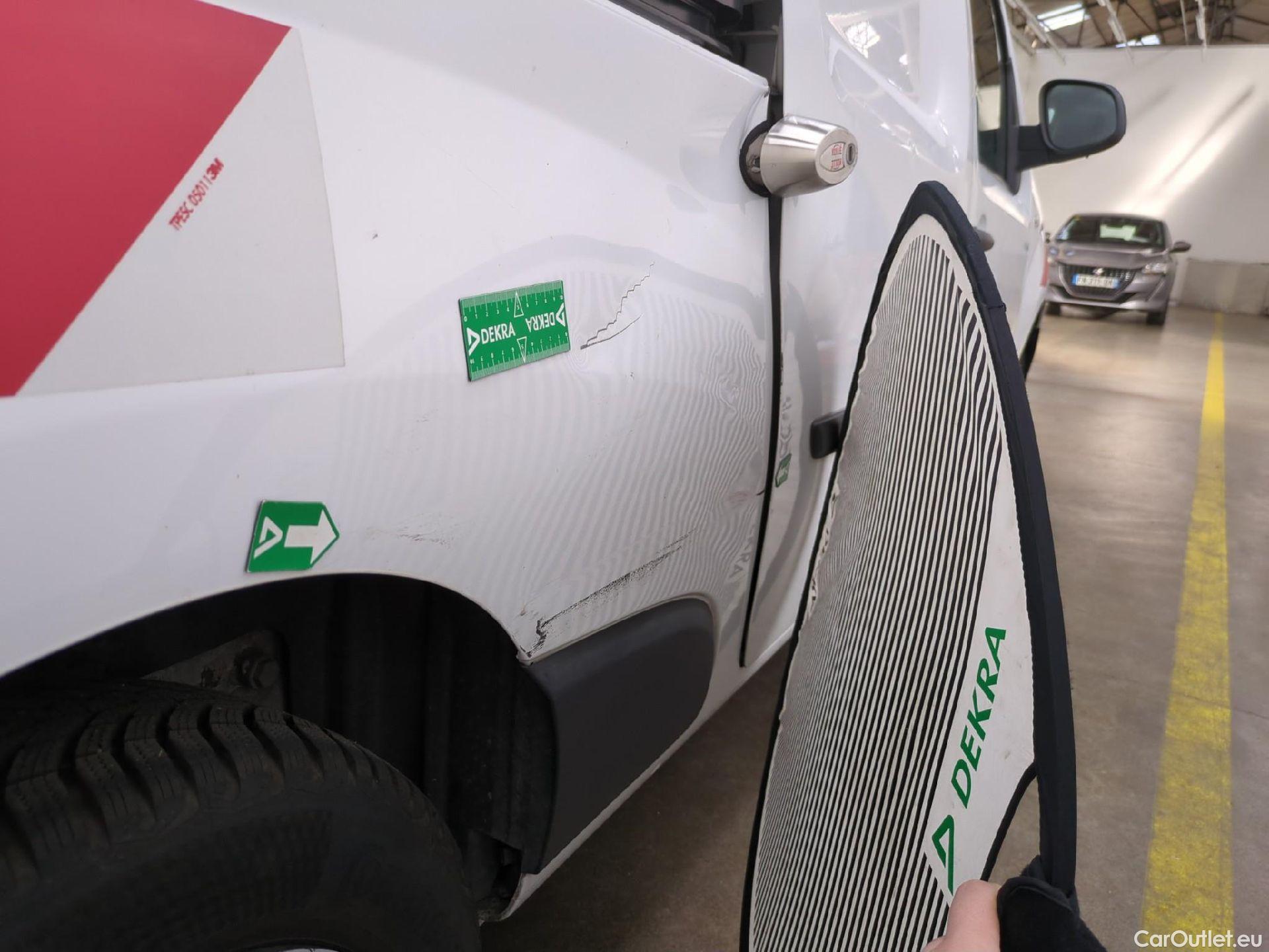  Renault  Kangoo  Express Maxi Extra (Série Spéciale) 1.5 dCi 90CV BVM5 E6 #36