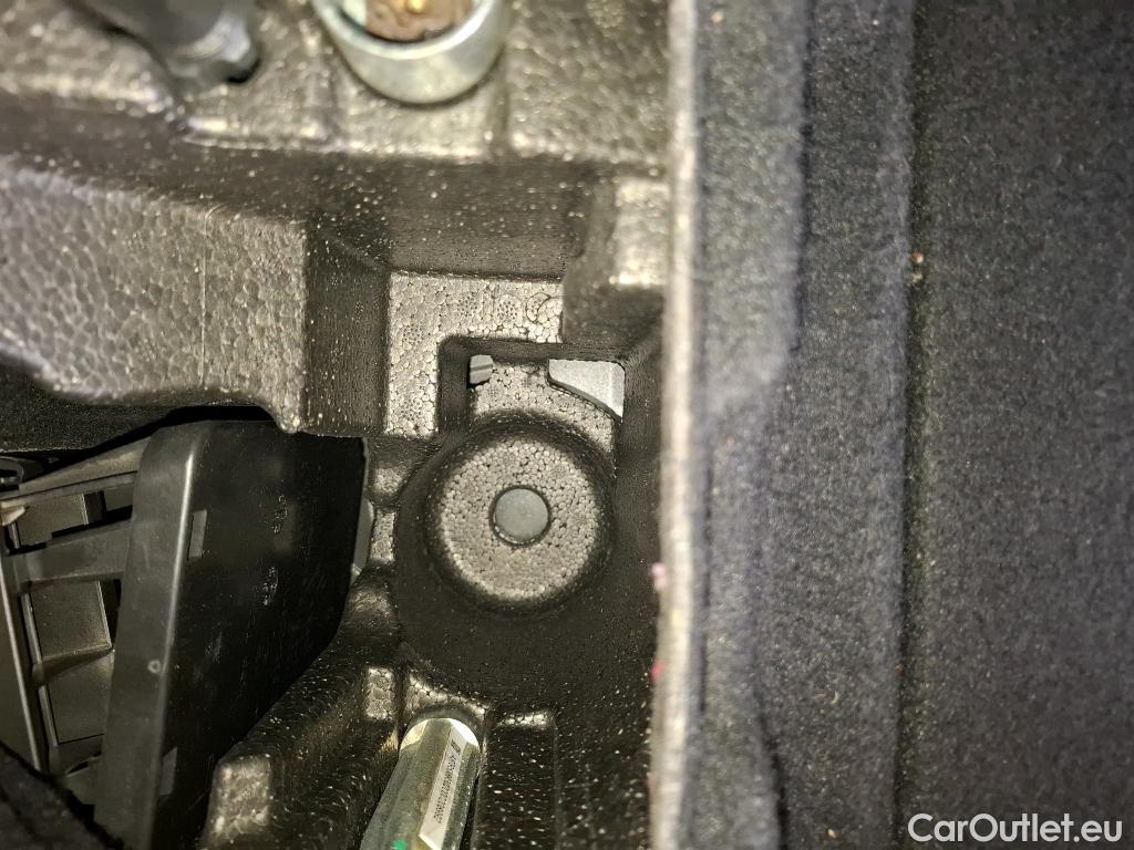  Bmw  Serie 1 BMW Série 1 / 2019 / 5P / Berline 2.0 120D AUTO M Sport #42