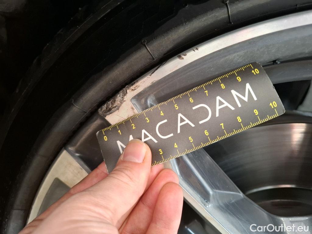  Bmw  Serie 1 BMW Série 1 / 2019 / 5P / Berline 2.0 120D AUTO M Sport #9