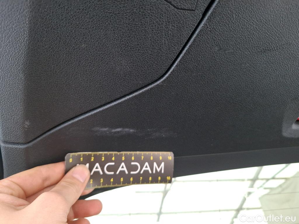  Bmw  Serie 1 BMW Série 1 / 2019 / 5P / Berline 2.0 120D AUTO M Sport #37