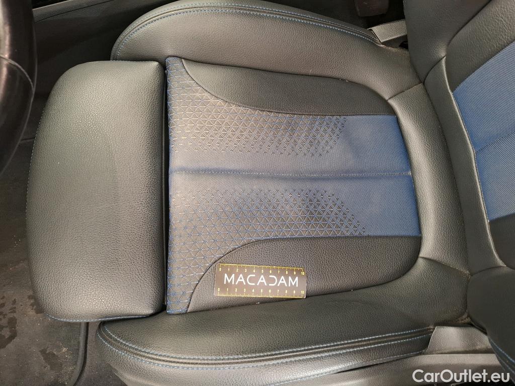  Bmw  Serie 1 BMW Série 1 / 2019 / 5P / Berline 2.0 120D AUTO M Sport #43