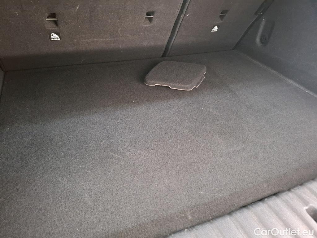  Bmw  Serie 1 BMW Série 1 / 2019 / 5P / Berline 2.0 120D AUTO M Sport #29