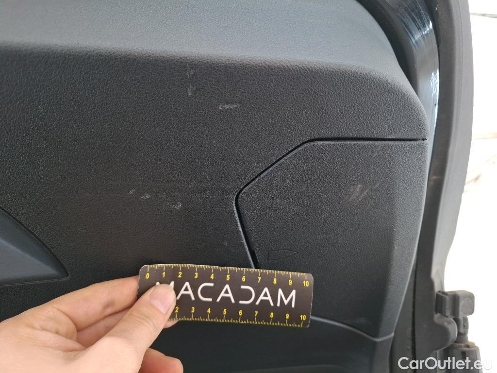  Bmw  Serie 1 BMW Série 1 / 2019 / 5P / Berline 2.0 120D AUTO M Sport #40