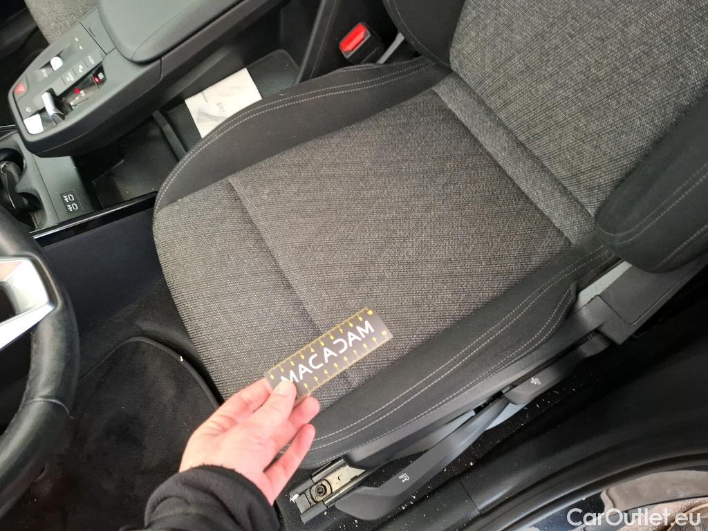  Bmw  iX 1 BMW iX1  2022  5P SUV xDrive30 Business Design #9