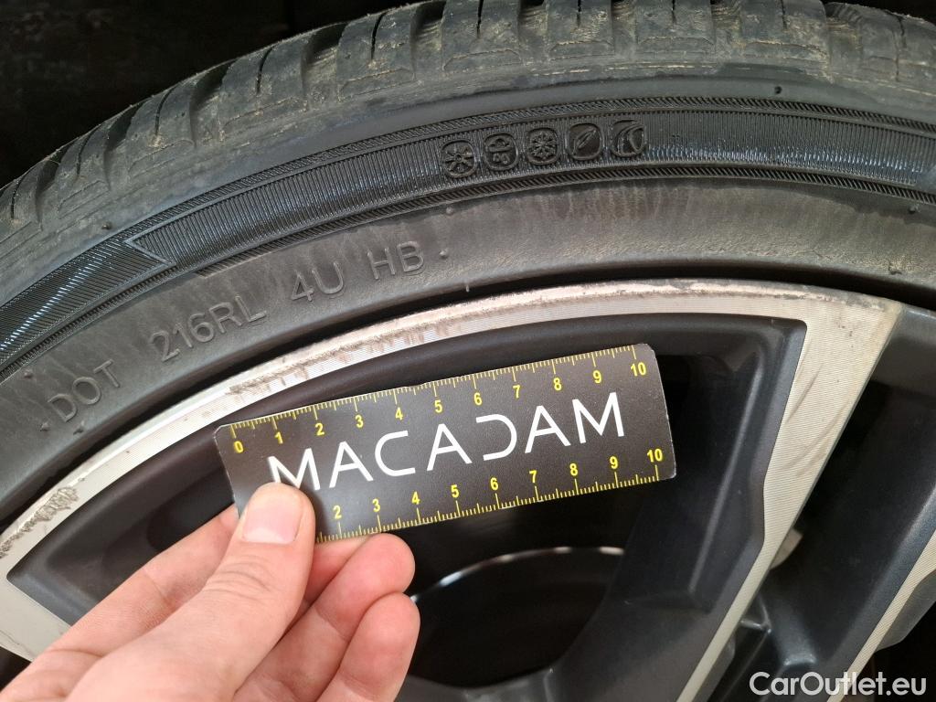  Bmw  Serie 1 BMW Série 1 / 2019 / 5P / Berline 2.0 120D AUTO M Sport #25