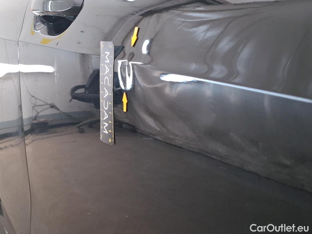  Bmw  Serie 1 BMW Série 1 / 2019 / 5P / Berline 2.0 120D AUTO M Sport #2