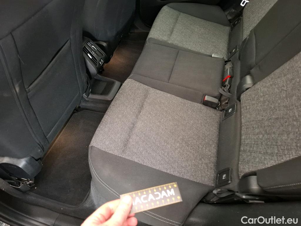  Bmw  iX 1 BMW iX1  2022  5P SUV xDrive30 Business Design #10