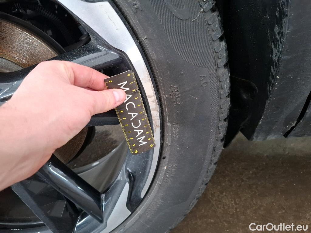  DS  DS7 DS DS 7 Crossback / 2017 / 5P / SUV E-TENSE 225 PERFORMANCE Line + #24