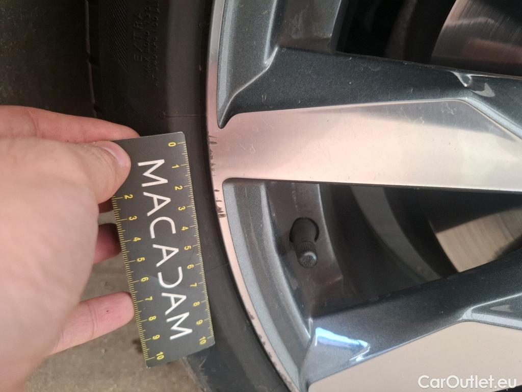  Audi  A4 AUDI  Avant / 2019 / 5P / Break 40 TFSI ultra 204 S tronic Avus #22