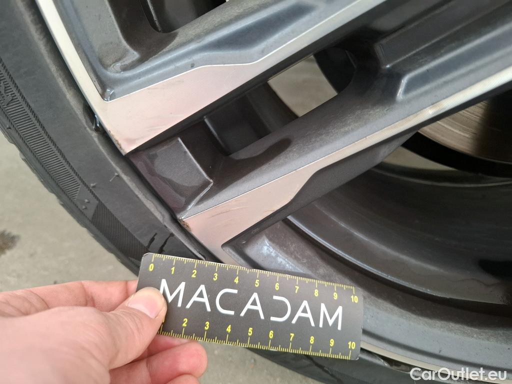  Bmw  Serie 1 BMW Série 1 / 2019 / 5P / Berline 2.0 120D AUTO M Sport #27