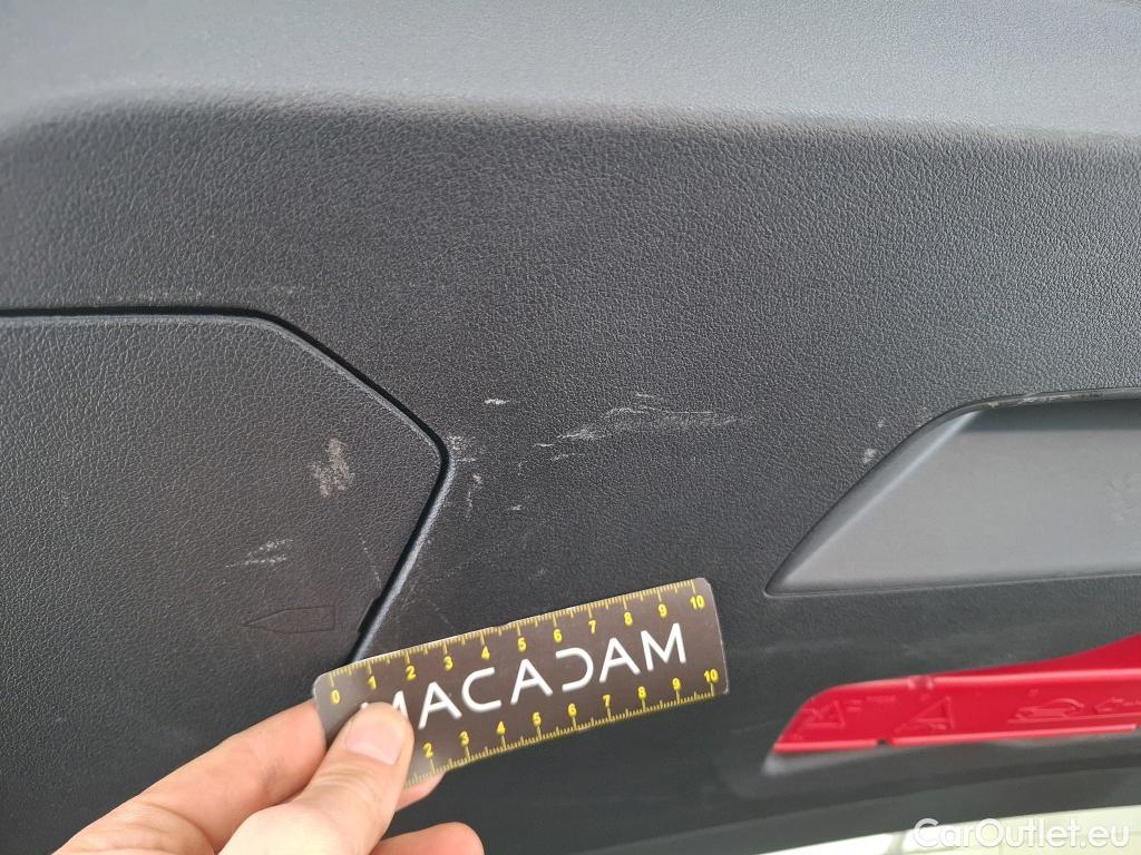  Bmw  Serie 1 BMW Série 1 / 2019 / 5P / Berline 2.0 120D AUTO M Sport #36